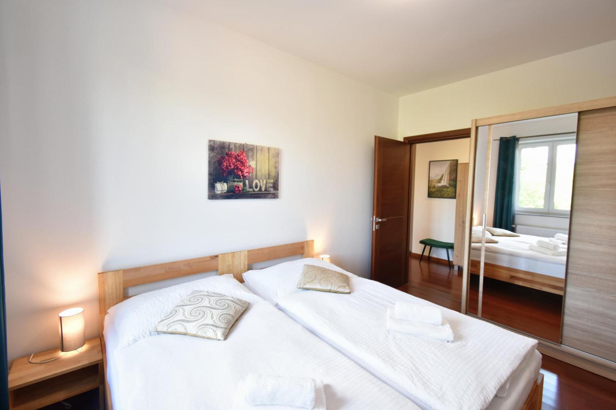 Rezidence Moser Family Apartments Карловы Вары Экстерьер фото